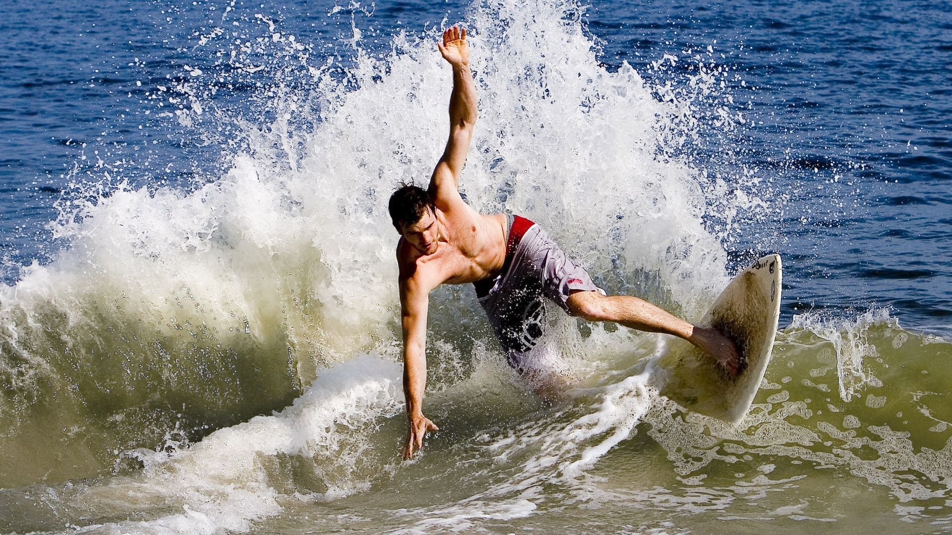 中国队后程发力逆转对手引爆赛场,中国队后腰是谁